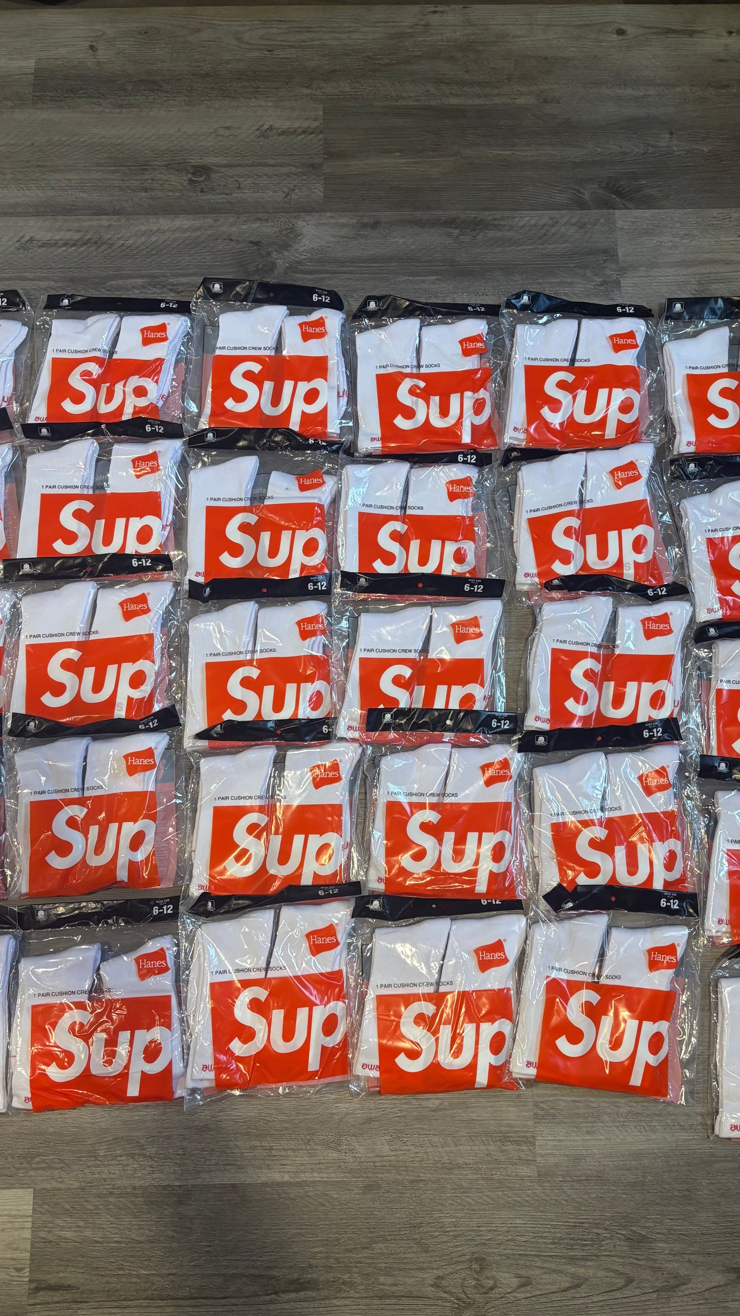 Supreme®/Hanes® Crew Socks (4 Pack)